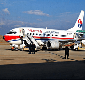 池州九华山机场货运航空快运业稳步发展的原因是什么？